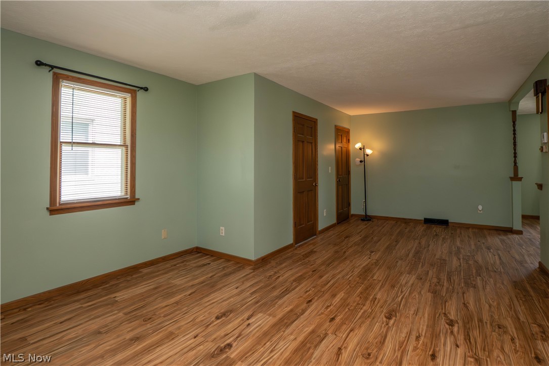 215 8th Street Southwest Massillon, OH 44647 - Photo 8 of 32