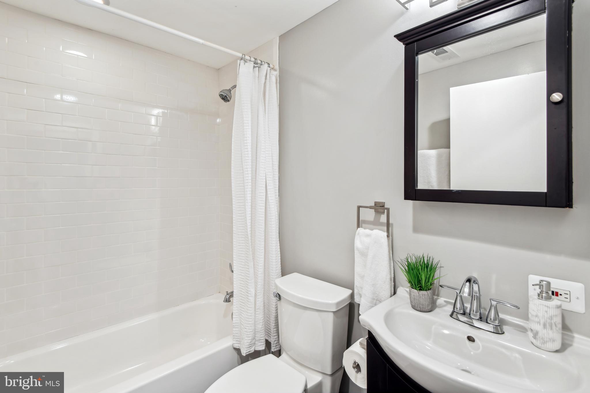 925 Westminster Street Northwest, Unit 1 Washington, DC 20001 - Photo 16 of 24