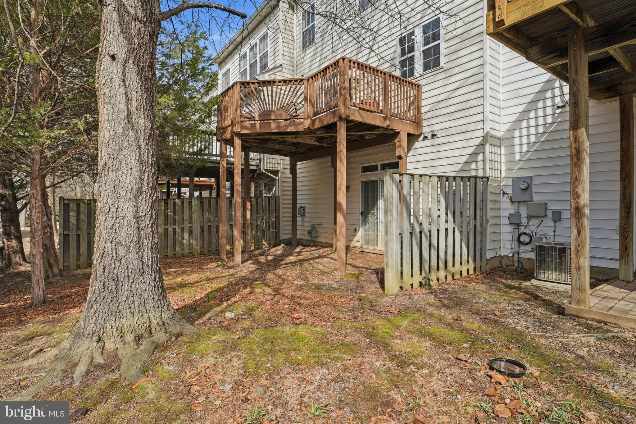 13993 Sawteeth Way Centreville, VA 20121 - Photo 36 of 44 a view of a house with wooden fence