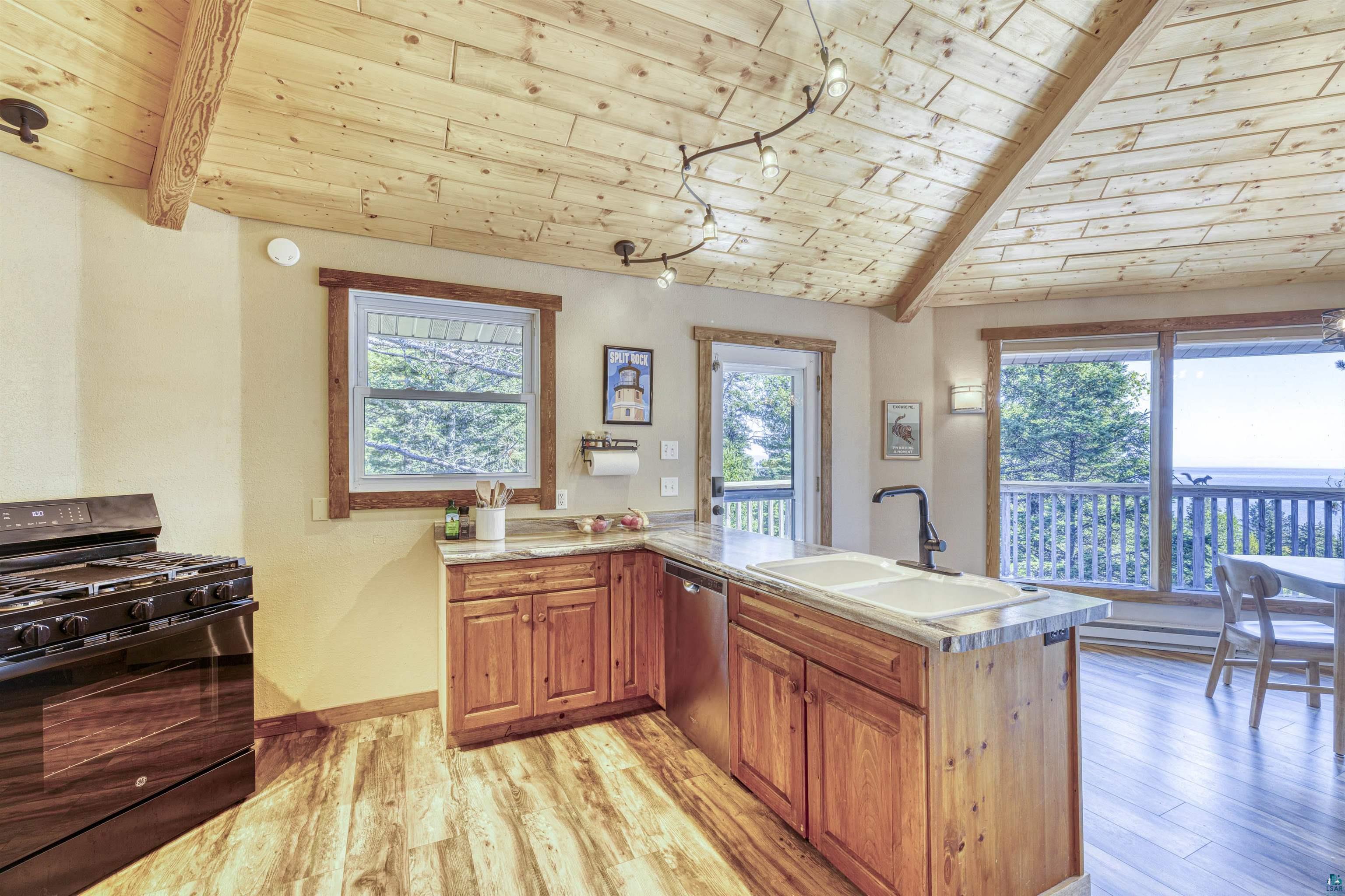 4155 Liberty Road Two Harbors, MN 55616 - Photo 7 of 72