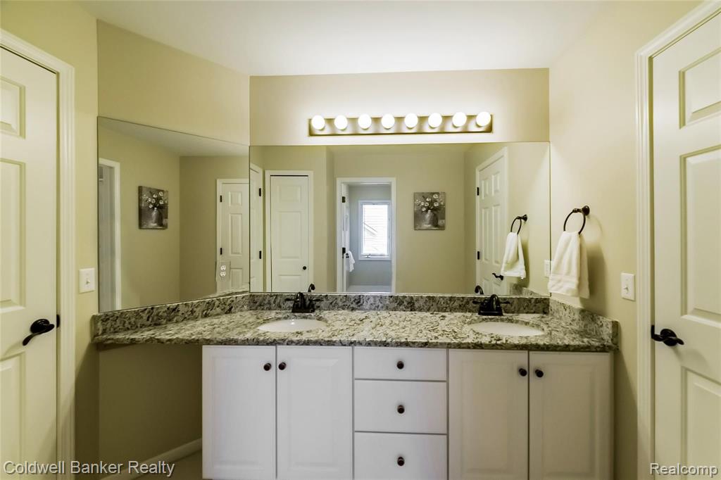 1214 Putnam Circle Rochester, MI 48307 - Photo 26 of 36