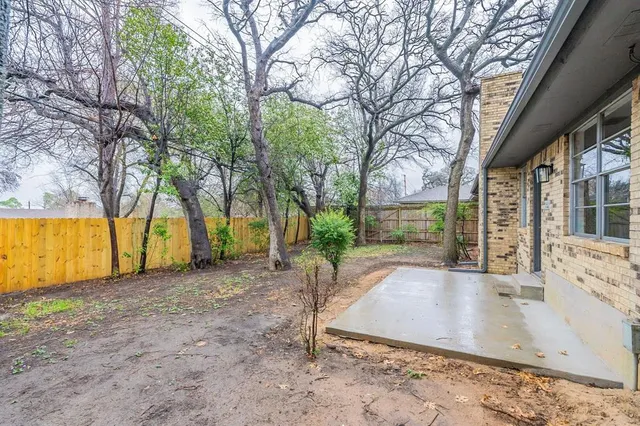 $315,000 | 2105 Castle Oaks Drive, Arlington, TX 76012