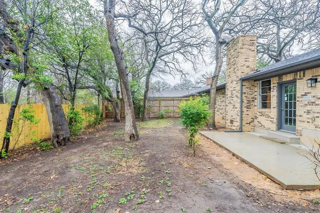 $315,000 | 2105 Castle Oaks Drive, Arlington, TX 76012