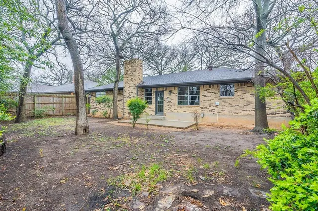 $315,000 | 2105 Castle Oaks Drive, Arlington, TX 76012