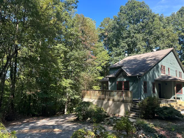 a view of backyard of house