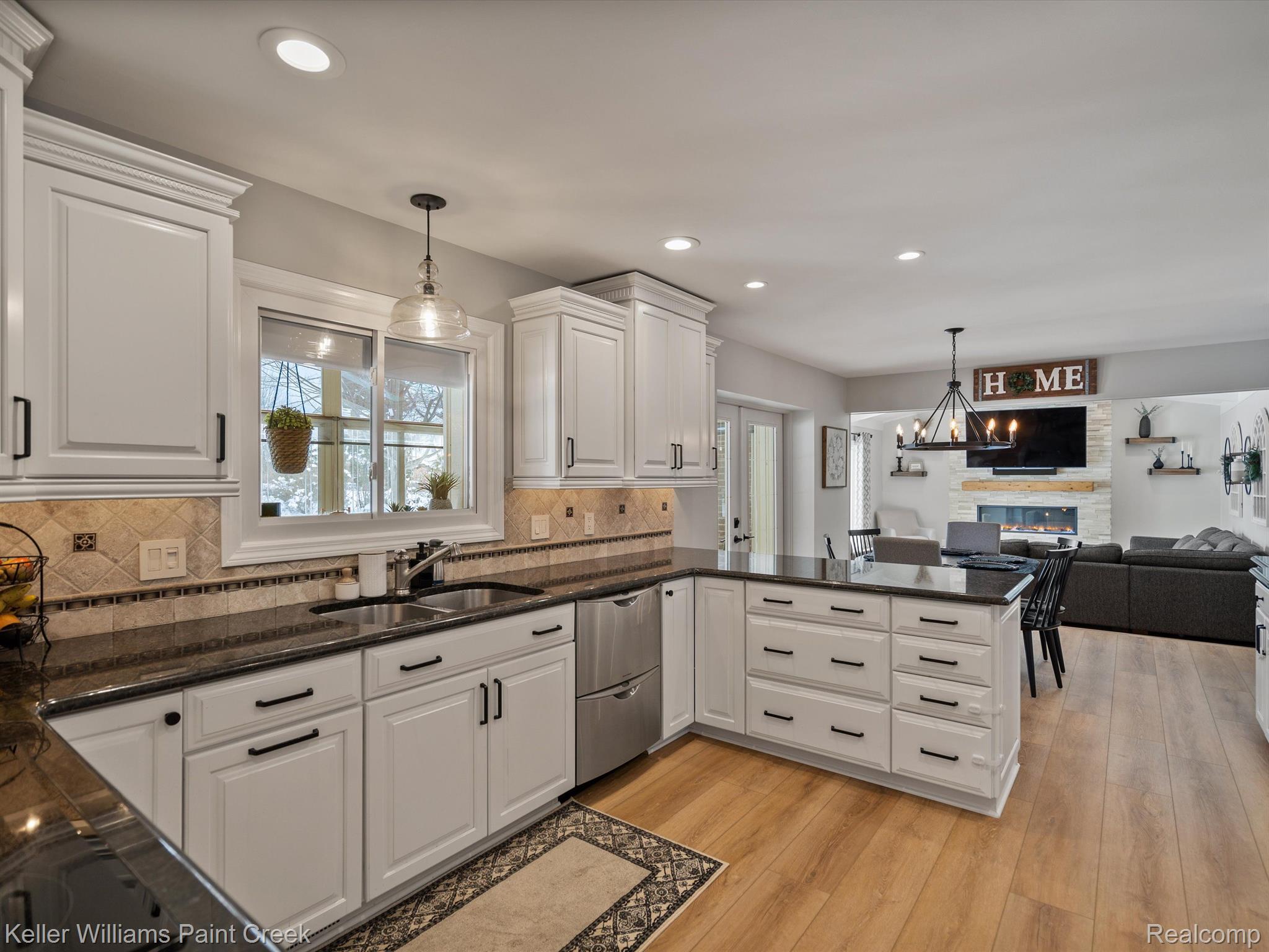 335 Lake Forest Road Rochester, MI 48309 - Photo 9 of 44 Gallery Image 9