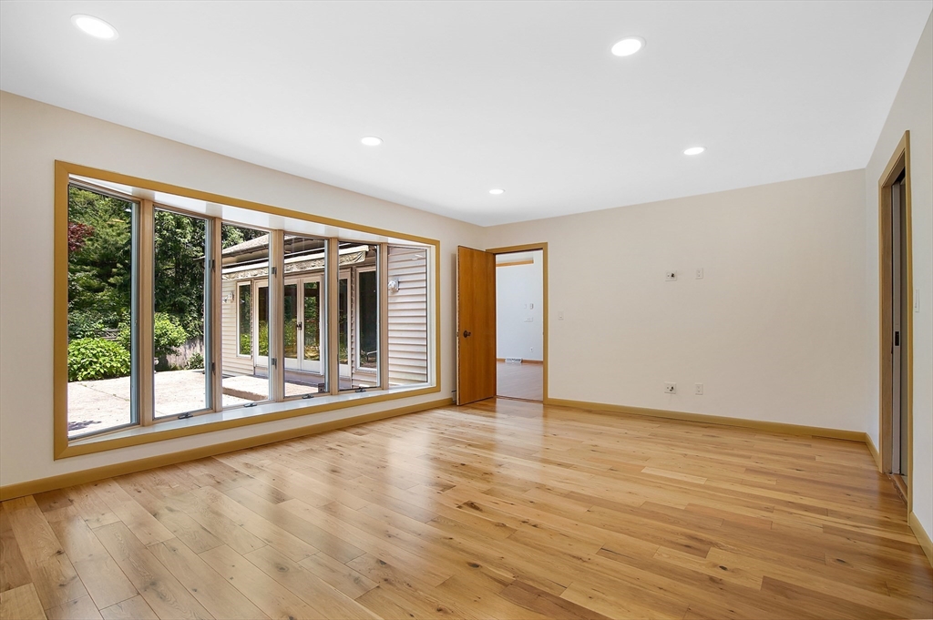 88 Briarcliff Road Longmeadow, MA 01106 - Photo 11 of 38 Gallery Image 11