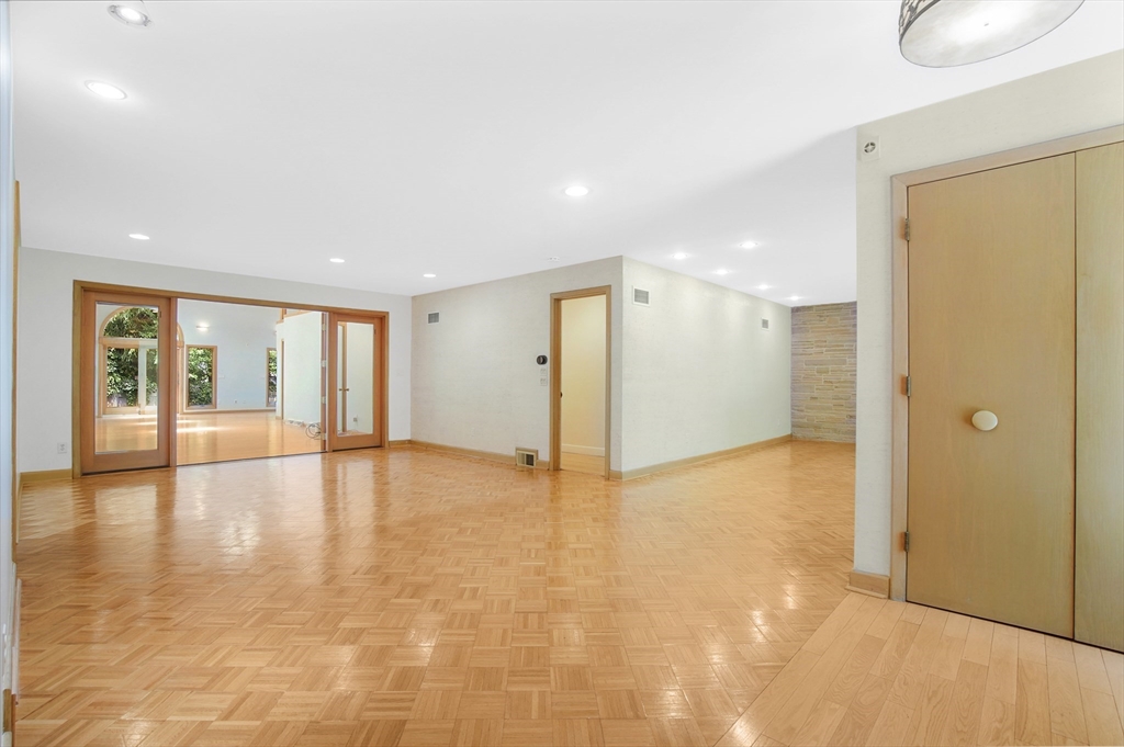88 Briarcliff Road Longmeadow, MA 01106 - Photo 17 of 38 Gallery Image 17