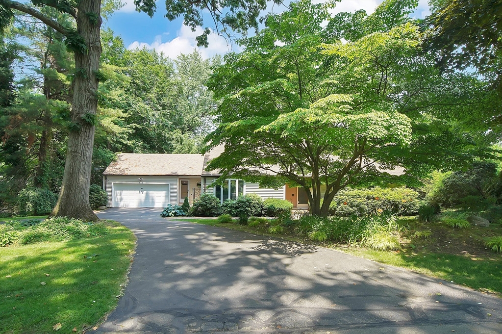 88 Briarcliff Road Longmeadow, MA 01106 - Photo 2 of 38 Gallery Image 2