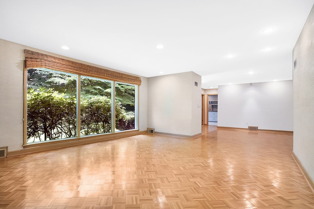 88 Briarcliff Road Longmeadow, MA 01106 - Photo 23 of 38 Gallery Image 23