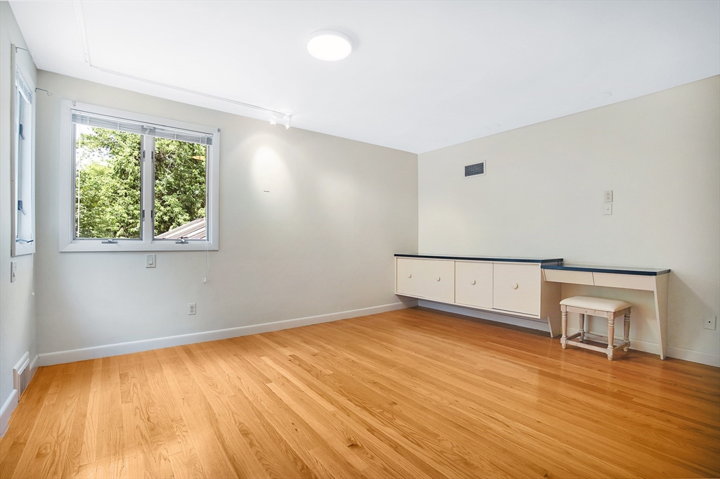 88 Briarcliff Road Longmeadow, MA 01106 - Photo 33 of 38 Gallery Image 33