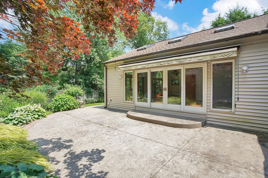 88 Briarcliff Road Longmeadow, MA 01106 - Photo 6 of 38 Gallery Image 6