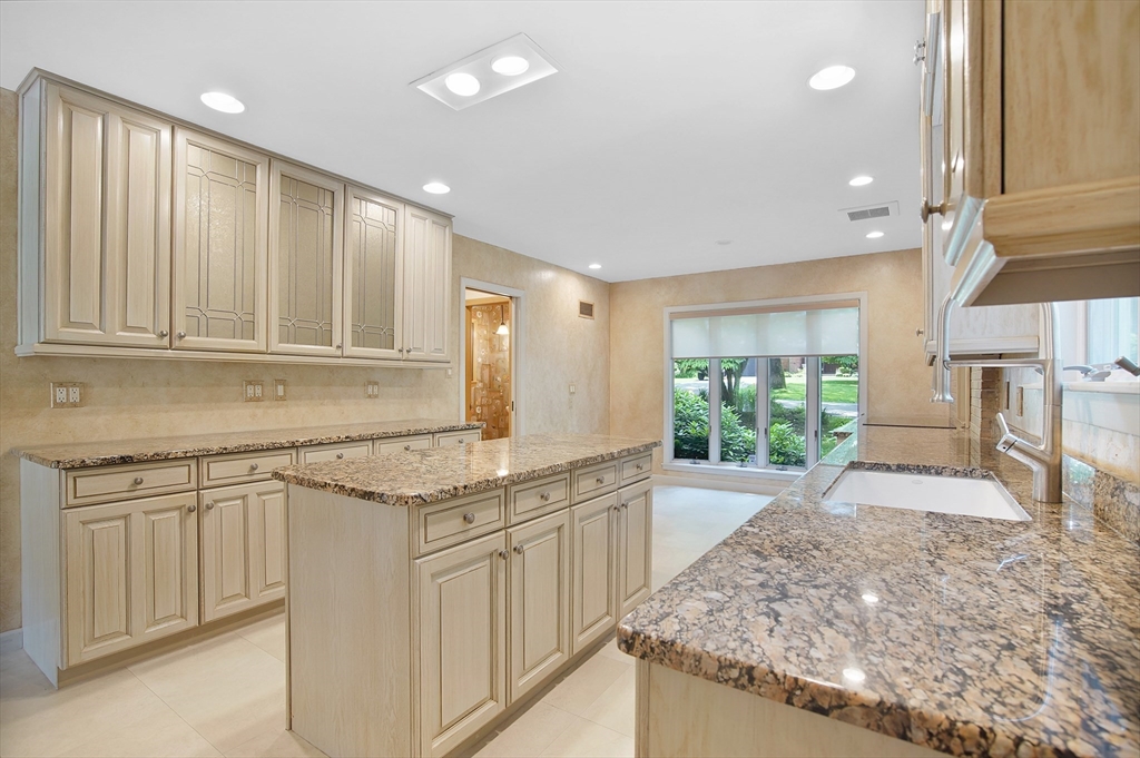 88 Briarcliff Road Longmeadow, MA 01106 - Photo 7 of 38 Gallery Image 7