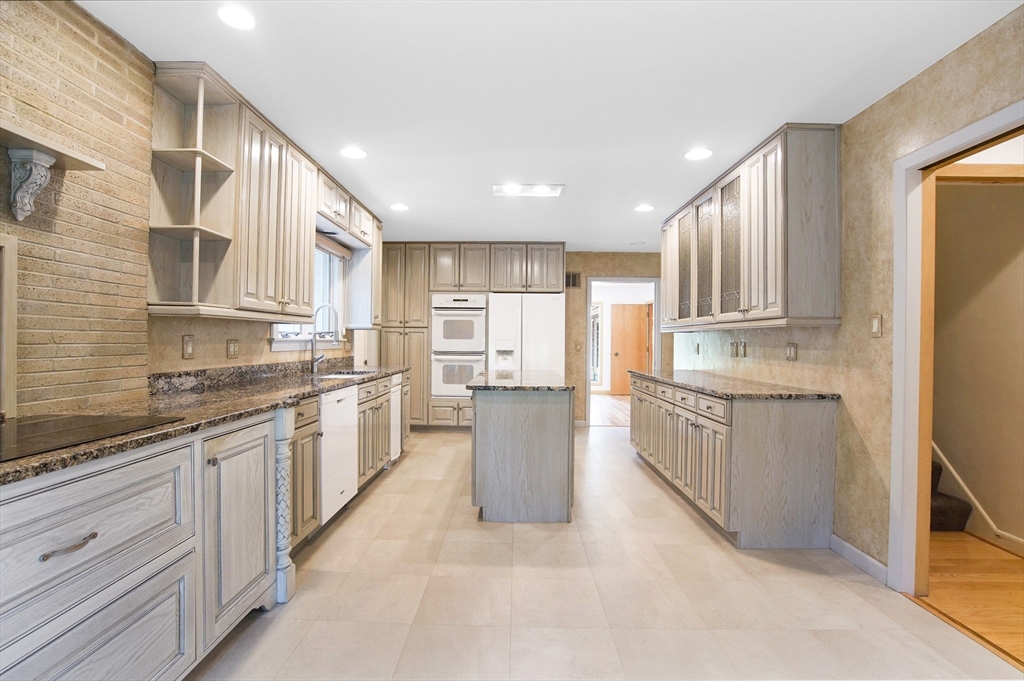 88 Briarcliff Road Longmeadow, MA 01106 - Photo 8 of 38 Gallery Image 8