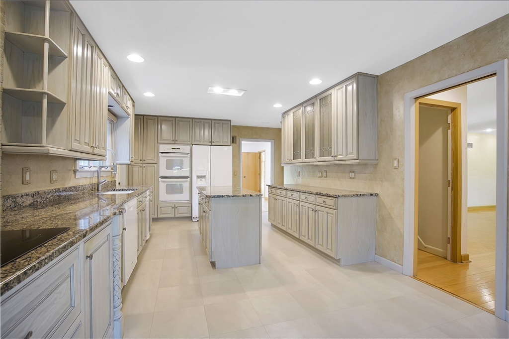 88 Briarcliff Road Longmeadow, MA 01106 - Photo 10 of 38 Gallery Image 10
