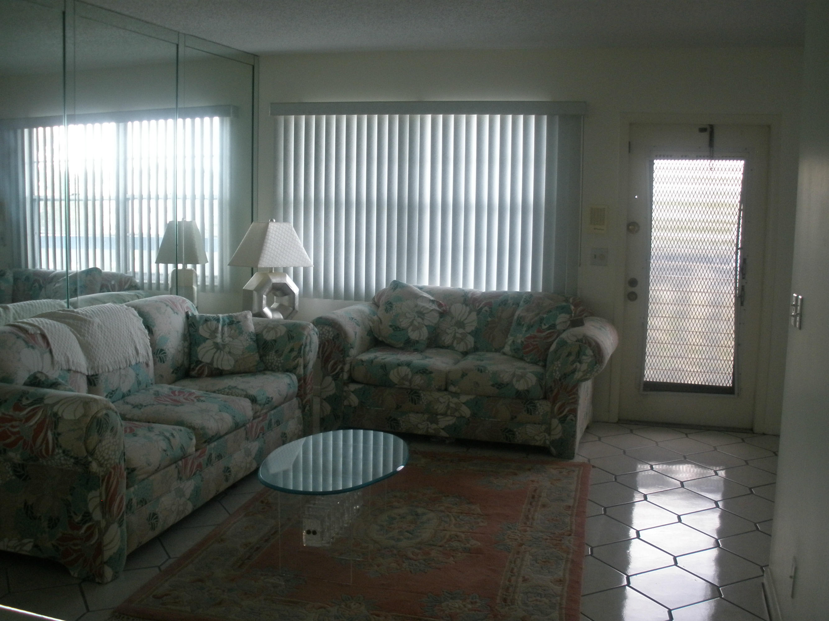 3037 Lincoln A, Unit B Boca Raton, FL 33434 - Photo 4 of 10 living area