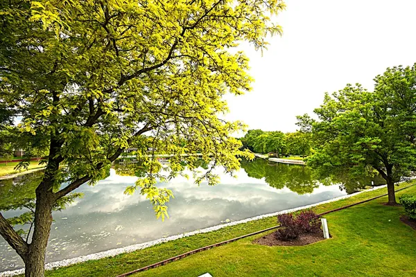 $2,350 | 27W705 Windermere Road, Unit 3008, Winfield, IL 60190