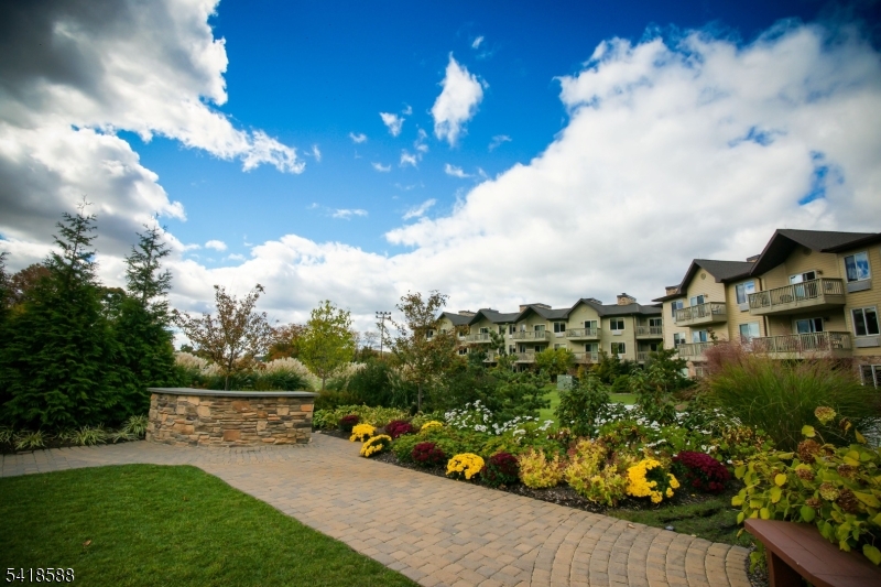 2 Chamonix Drive, Unit 333 Vernon, NJ 07462 - Photo 6 of 13