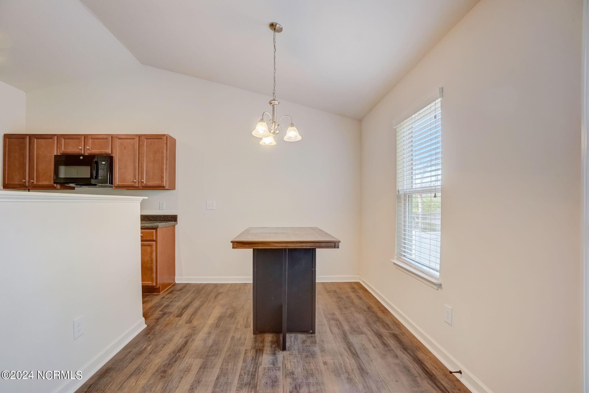6809 Planting Court Raleigh, NC 27610 - Photo 15 of 35 15-web-or-mls-Planting Ct-013