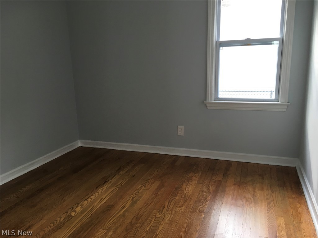 12821 North Road Cleveland, OH 44111 - Photo 8 of 30 Gallery Image 8