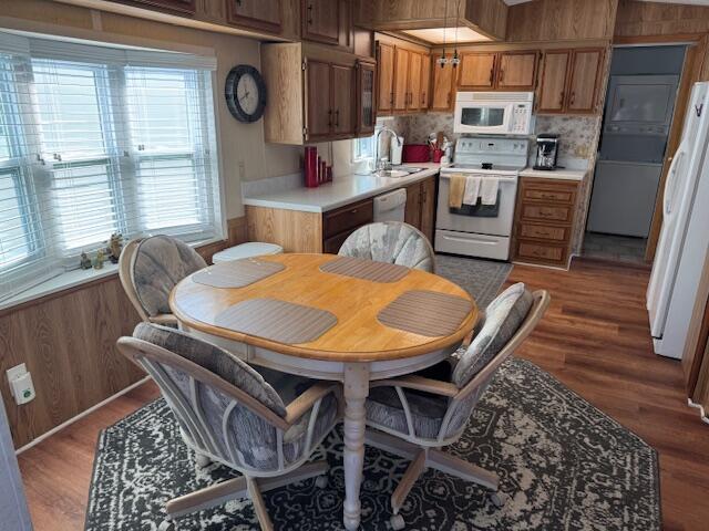 1213 Linda Road, Unit 20 Okeechobee, FL 34974 - Photo 4 of 17 dining area