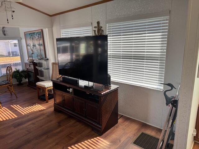 1213 Linda Road, Unit 20 Okeechobee, FL 34974 - Photo 9 of 17 Living area