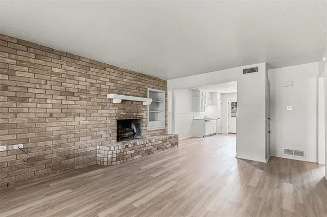 $920 | 2530 East US Highway 377, Unit 20, Granbury, TX 76049