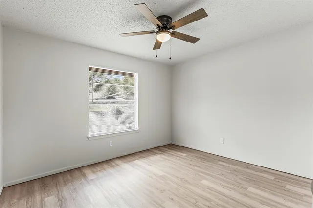 $920 | 2530 East US Highway 377, Unit 20, Granbury, TX 76049