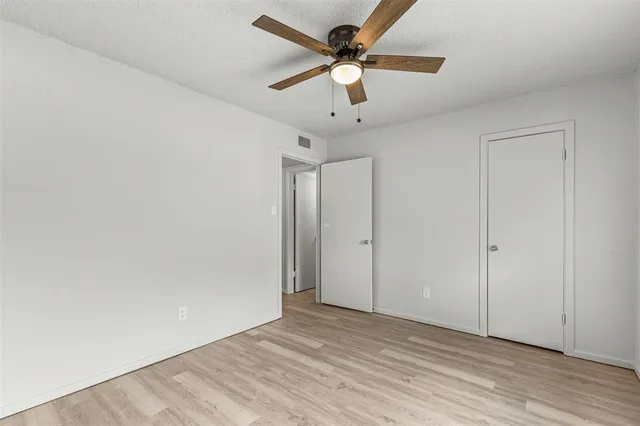 $920 | 2530 East US Highway 377, Unit 20, Granbury, TX 76049