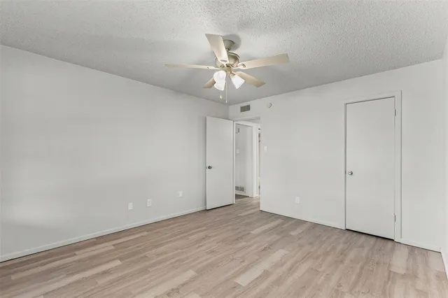 $920 | 2530 East US Highway 377, Unit 20, Granbury, TX 76049