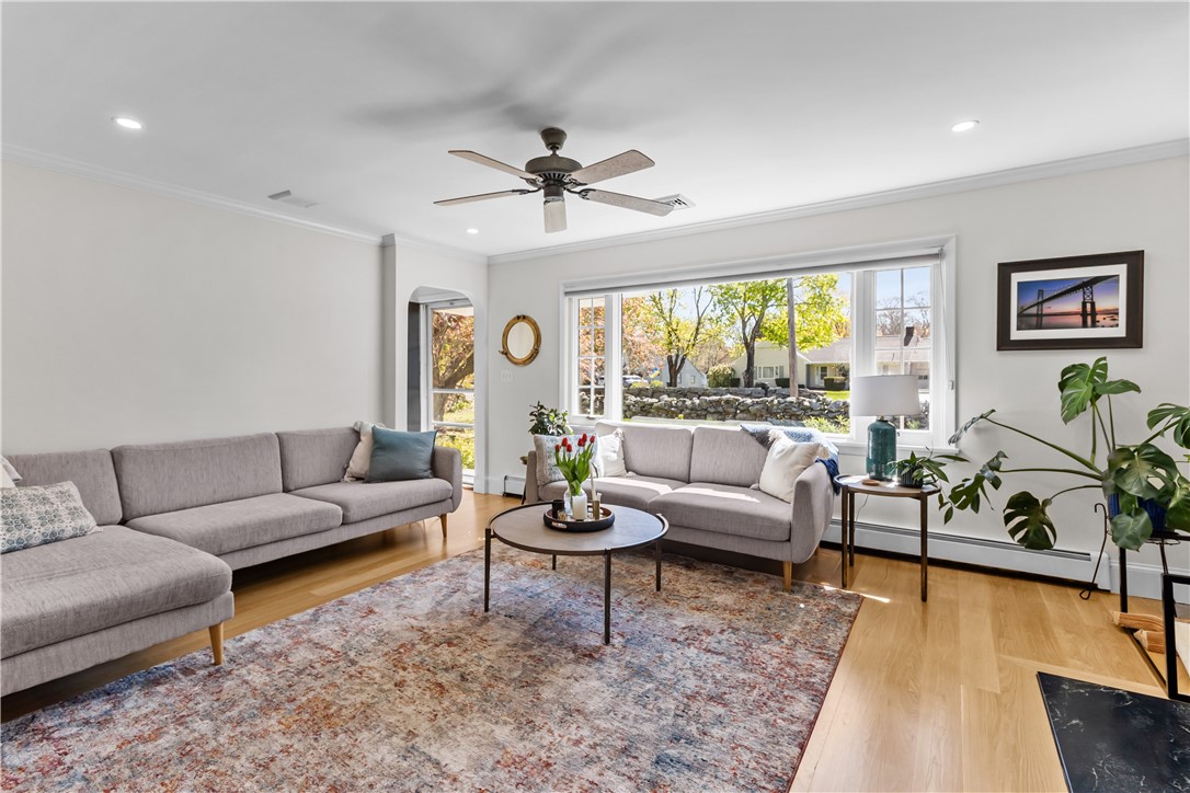 386 Stone Church Road Tiverton, RI 02878 - Photo 13 of 38