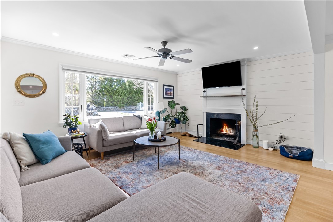 386 Stone Church Road Tiverton, RI 02878 - Photo 14 of 38