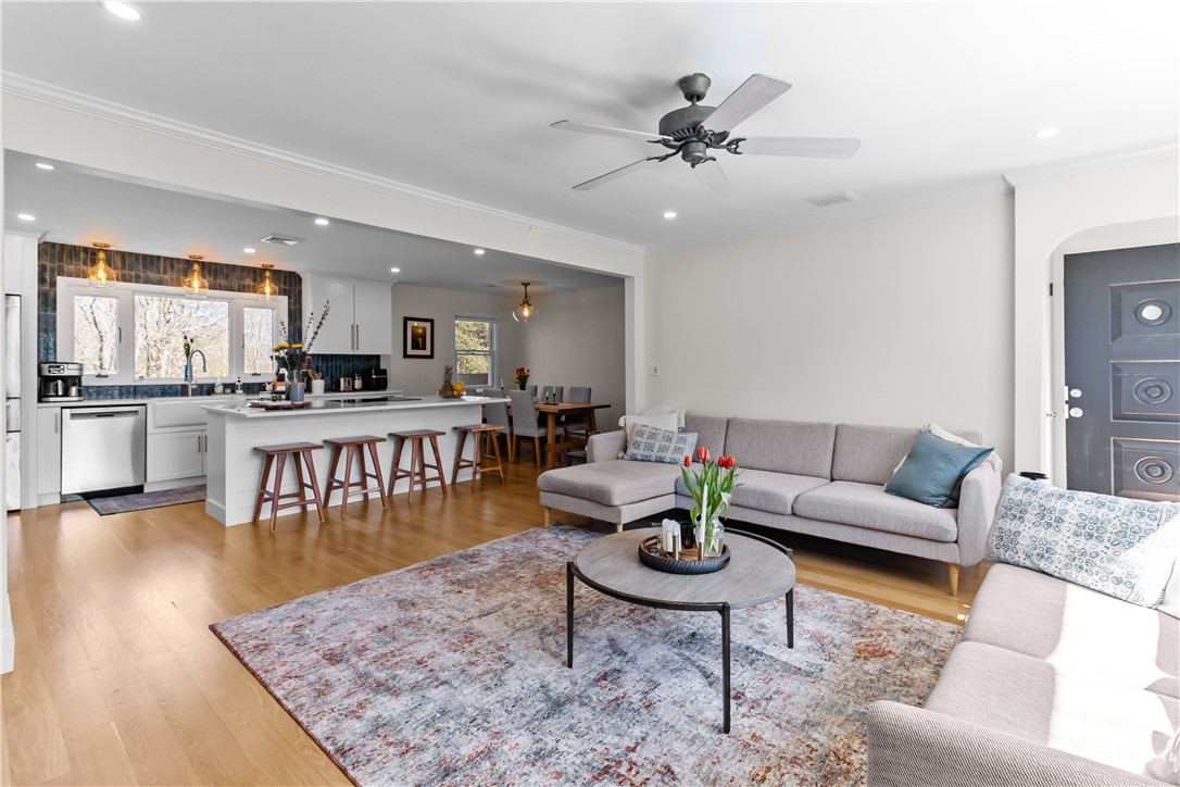 386 Stone Church Road Tiverton, RI 02878 - Photo 16 of 38