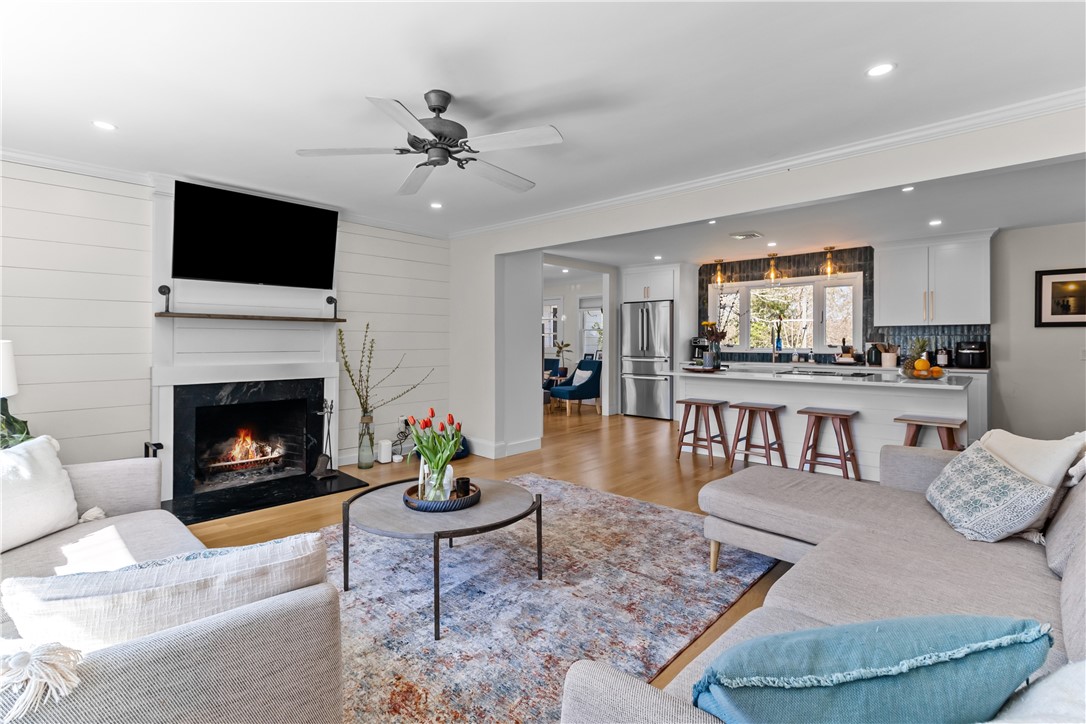 386 Stone Church Road Tiverton, RI 02878 - Photo 17 of 38