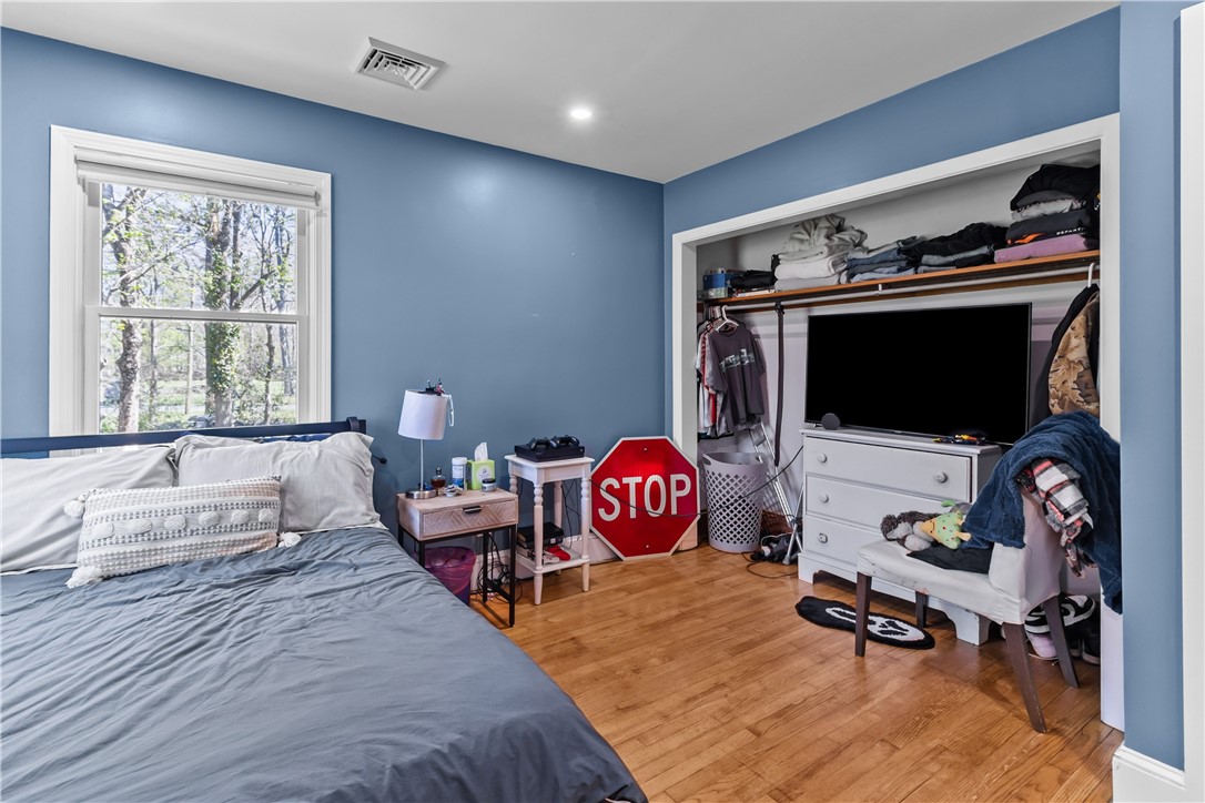 386 Stone Church Road Tiverton, RI 02878 - Photo 21 of 38