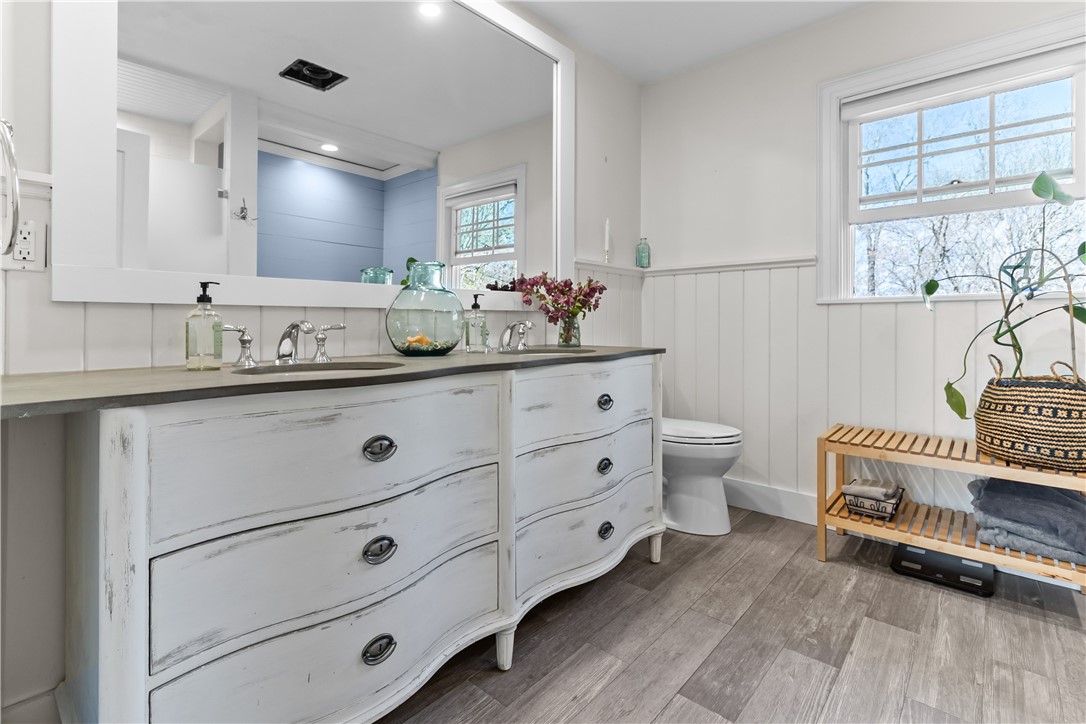 386 Stone Church Road Tiverton, RI 02878 - Photo 22 of 38