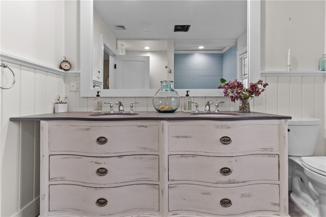 386 Stone Church Road Tiverton, RI 02878 - Photo 24 of 38