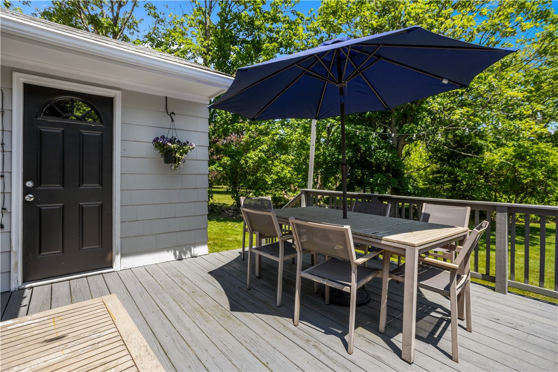 386 Stone Church Road Tiverton, RI 02878 - Photo 3 of 38