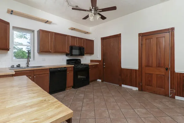 $175,000 | 505 West Oakland Avenue, Bloomington, IL 61701
