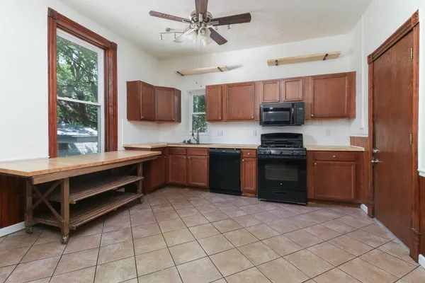 $175,000 | 505 West Oakland Avenue, Bloomington, IL 61701