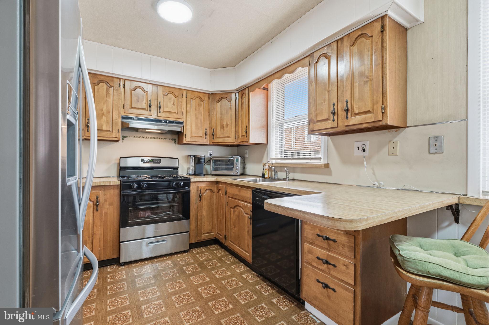 2755 Rhawn Street Philadelphia, PA 19152 - Photo 6 of 21 Gallery Image 6