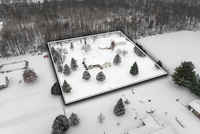 $470,000 | 223 Leo Drive, Burlington, MI 49029