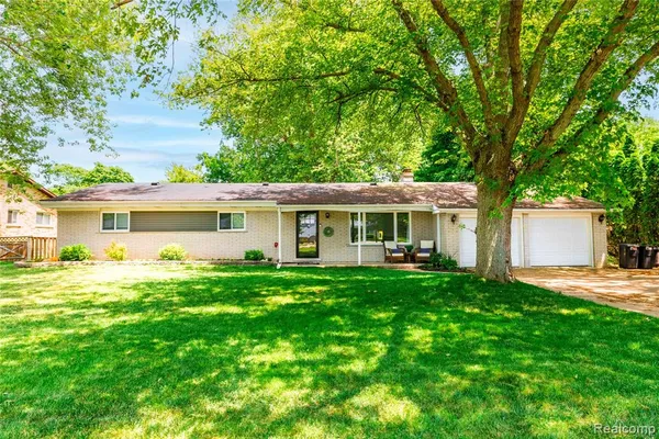 $340,000 | 28731 Elbamar Drive, Grosse Ile, MI 48138