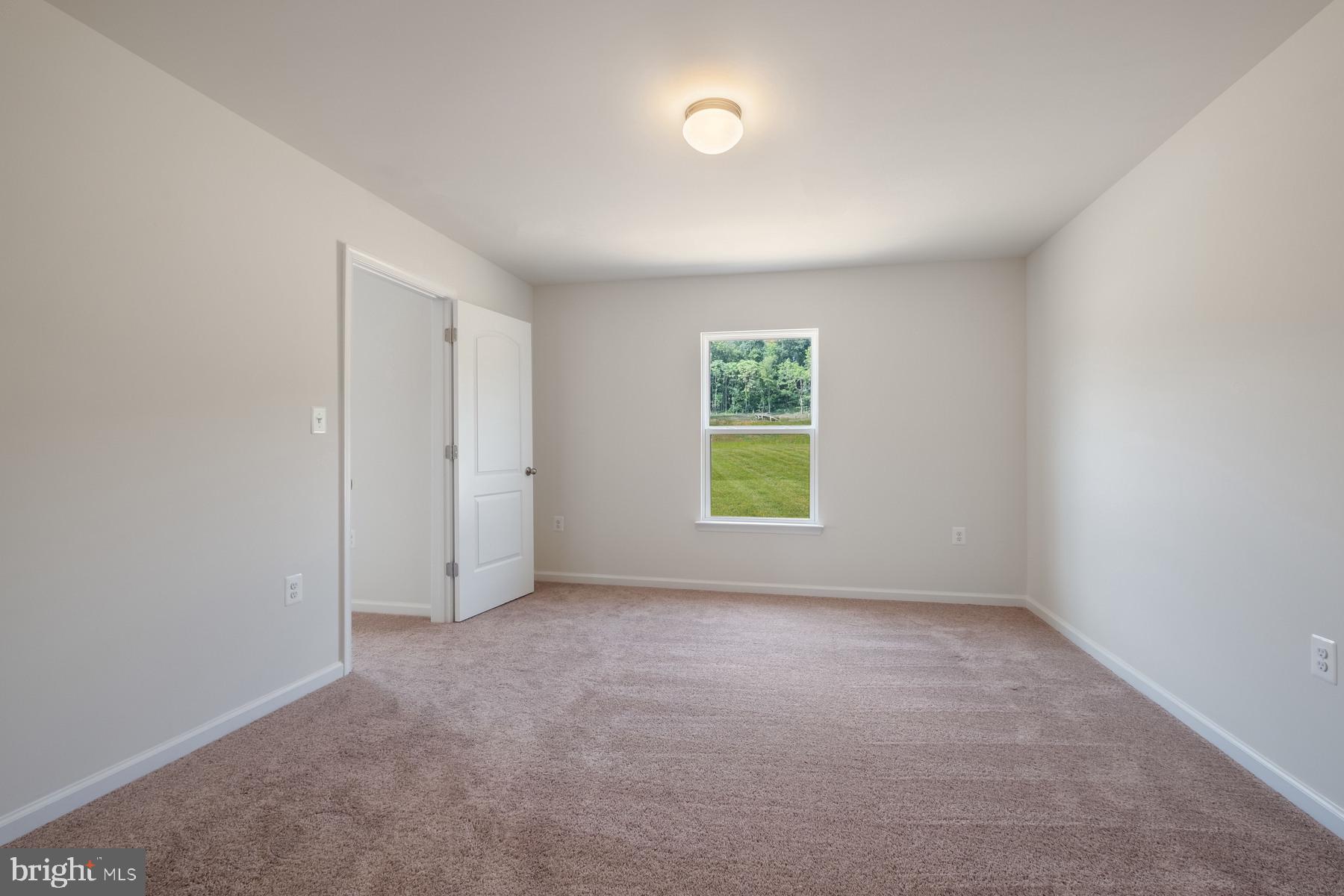 221 Rappahannock Run Falling Waters, WV 25419 - Photo 7 of 29 Gallery Image 7