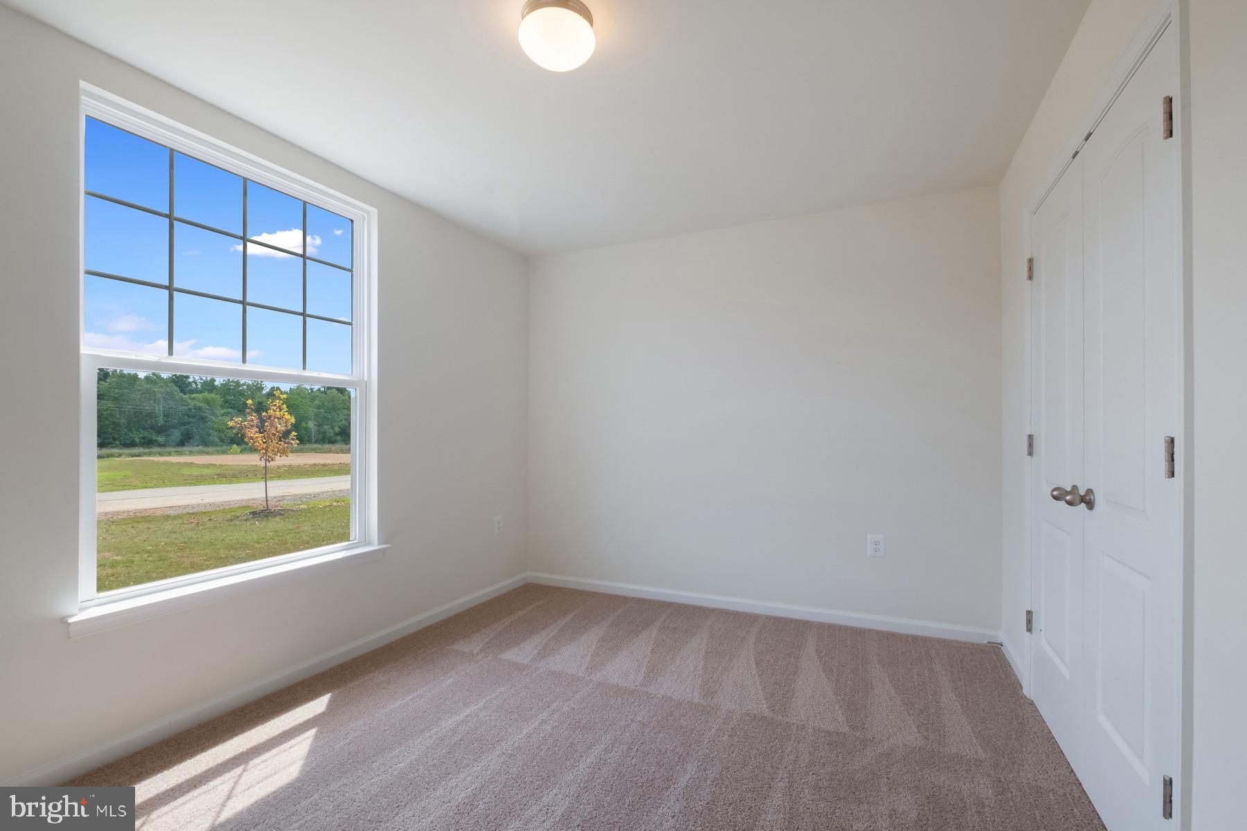 221 Rappahannock Run Falling Waters, WV 25419 - Photo 9 of 29 Gallery Image 9