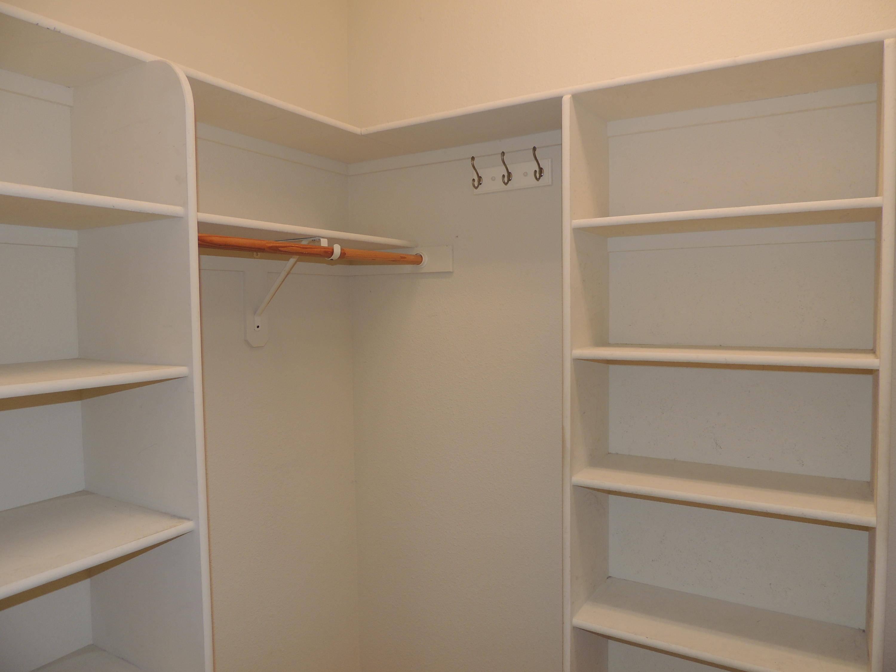 2076 Tarmac Road Redding, CA 96003 - Photo 19 of 26 Walk In Closet