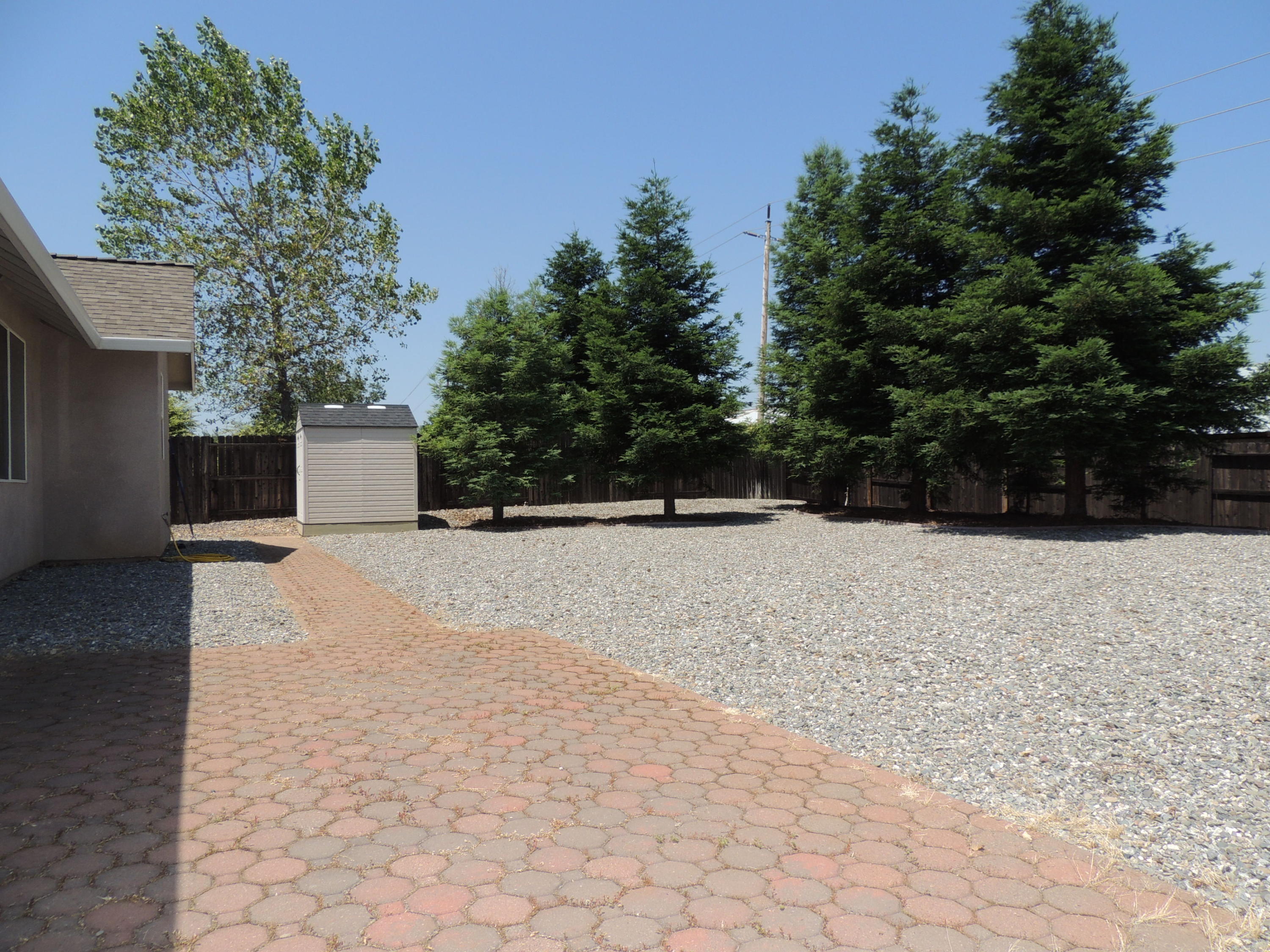 2076 Tarmac Road Redding, CA 96003 - Photo 22 of 26 Back Yard