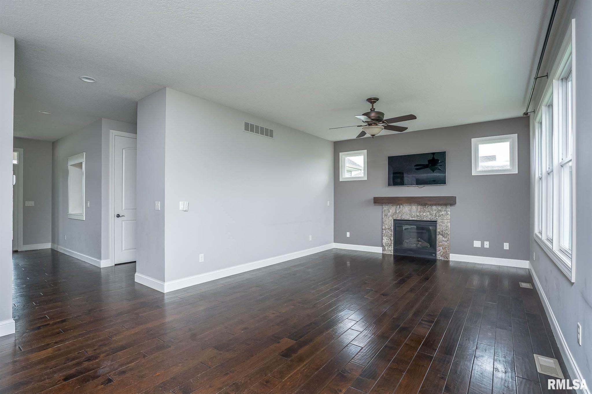 802 Stonebridge Circle Eldridge, IA 52748 - Photo 3 of 18