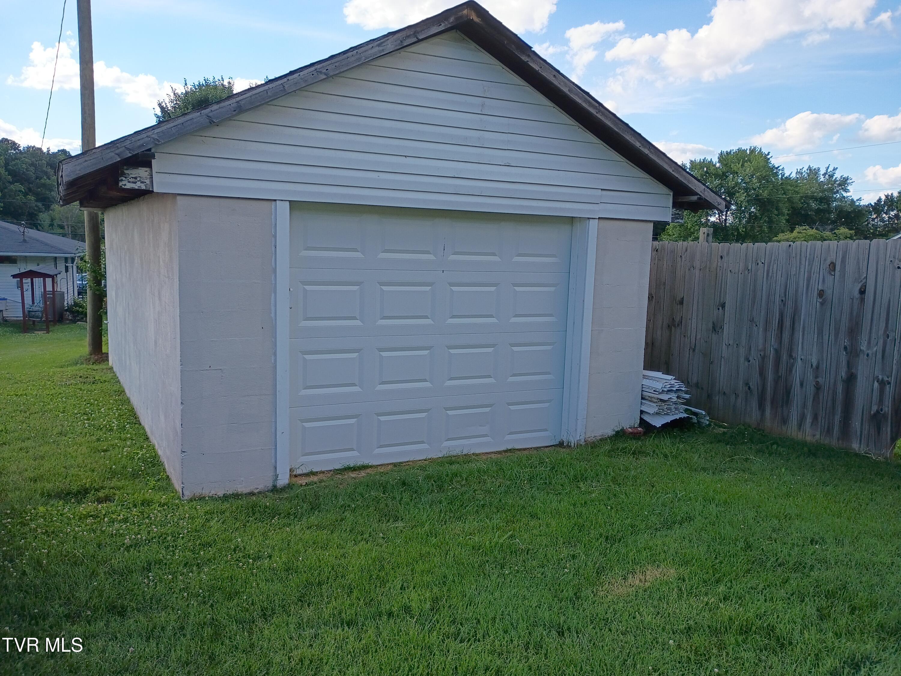 357 Rock Springs Road Kingsport, TN 37663 - Photo 27 of 28 IMG_20260619_182541238