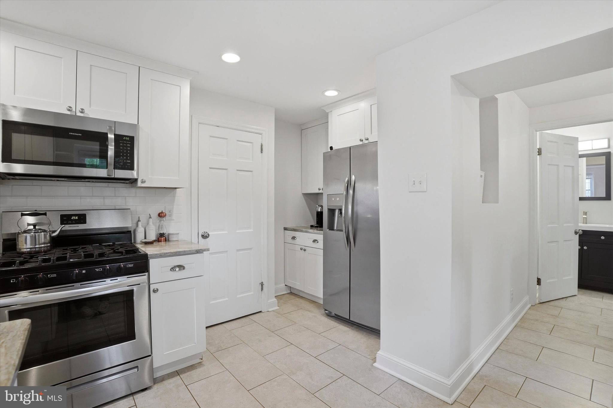 208 Parham Road Springfield, PA 19064 - Photo 11 of 39 Kitchen